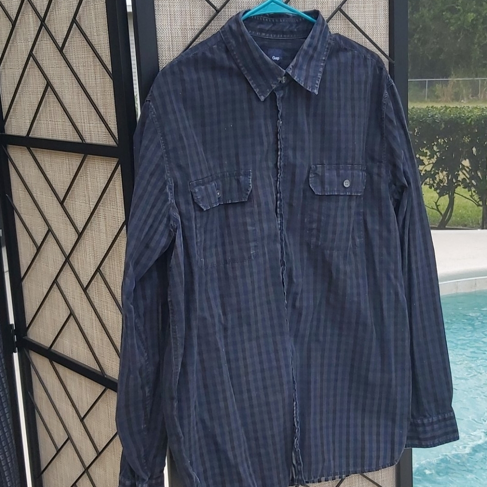 MEN'S  GAP XL LONGSLEEVE BUTYON DOWN SHIRT
